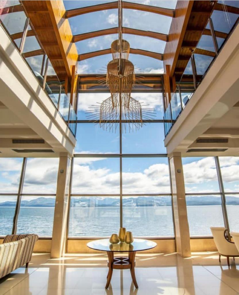 Alma Del Lago Suites & Spa San Carlos de Bariloche Exteriör bild The interior of the hotel