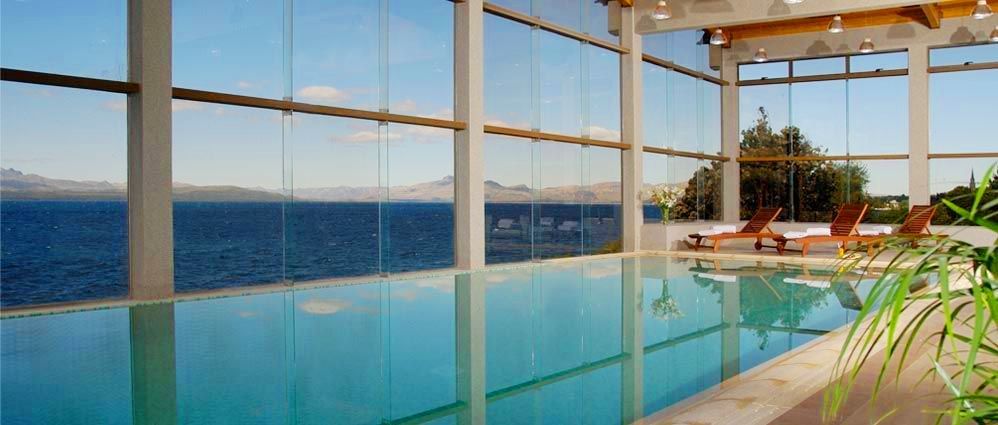 Alma Del Lago Suites & Spa San Carlos de Bariloche Exteriör bild The pool at the hotel